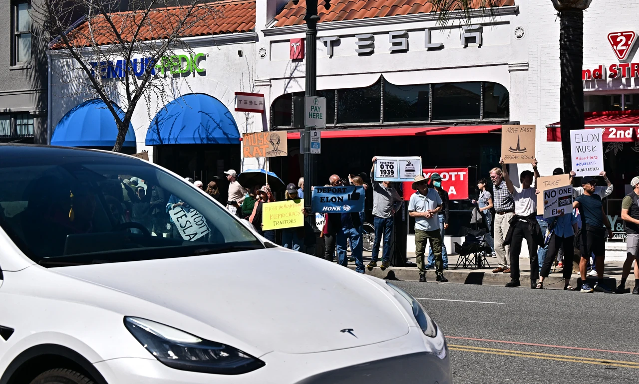 Musk Derangement Syndrome: How the Left Went from Worshiping Teslas to Boycotting Them